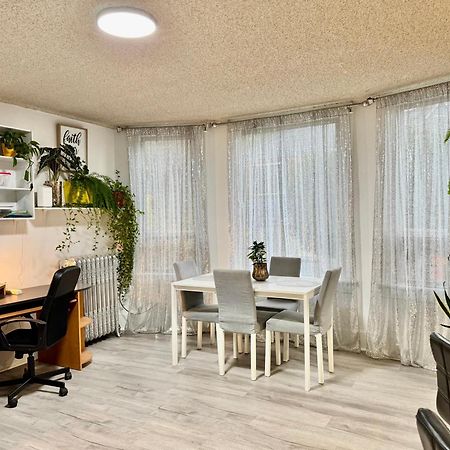 Seattle Home With 2 Bedrooms A King Bed Queen Bed And An Extra Sofa Bed Located 10 Minutes From Seatac Airport And 20 Minutes From Downtown Exterior photo