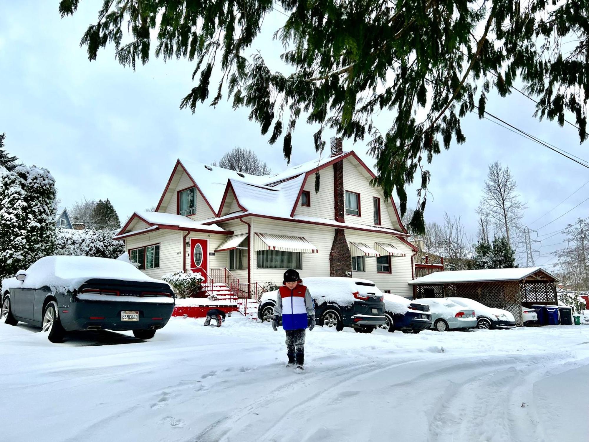 Seattle Home With 2 Bedrooms A King Bed Queen Bed And An Extra Sofa Bed Located 10 Minutes From Seatac Airport And 20 Minutes From Downtown Exterior photo