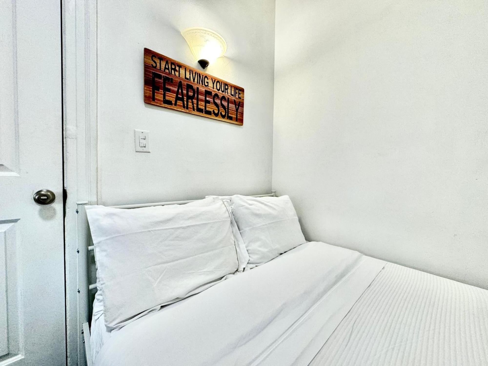 Seattle Home With 2 Bedrooms A King Bed Queen Bed And An Extra Sofa Bed Located 10 Minutes From Seatac Airport And 20 Minutes From Downtown Exterior photo